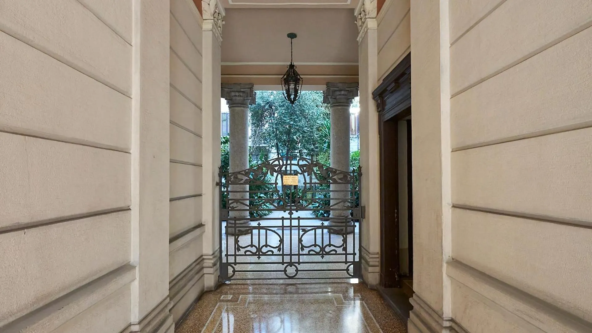 Apartament Vintage House - 2 Minutes Walk From Central Station Mediolan