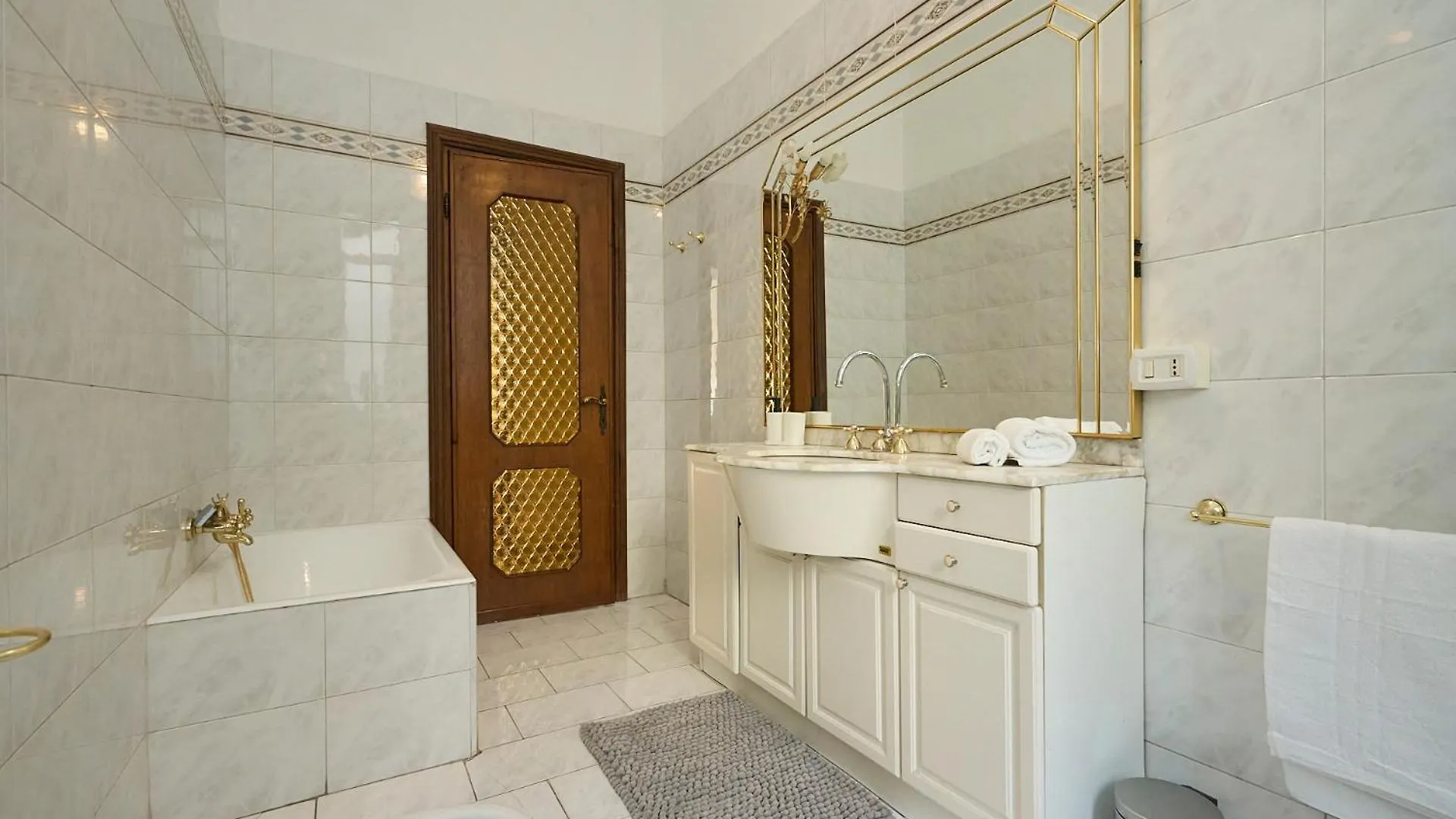 Apartament Vintage House - 2 Minutes Walk From Central Station Mediolan