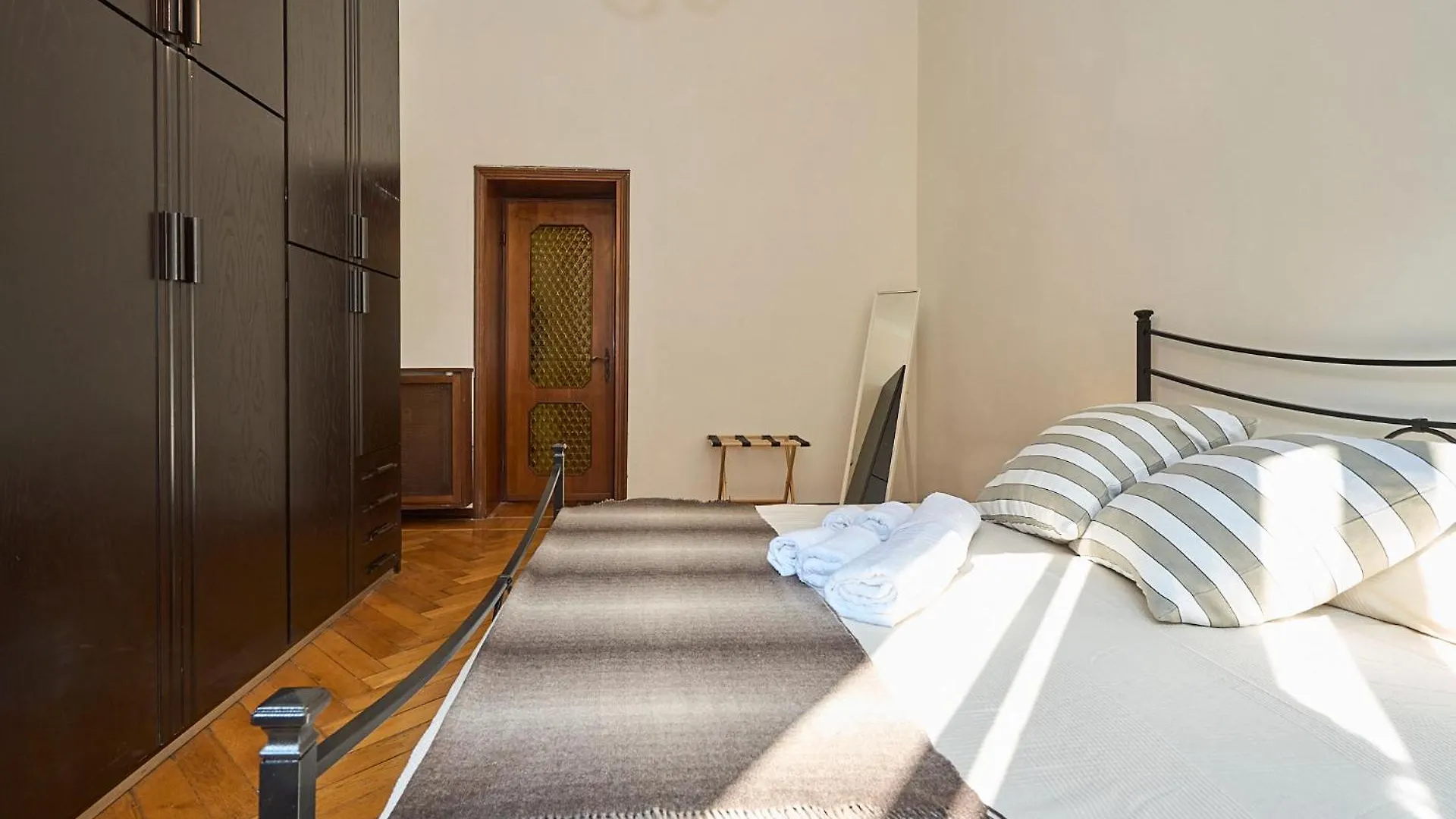 Apartament Vintage House - 2 Minutes Walk From Central Station Mediolan Włochy